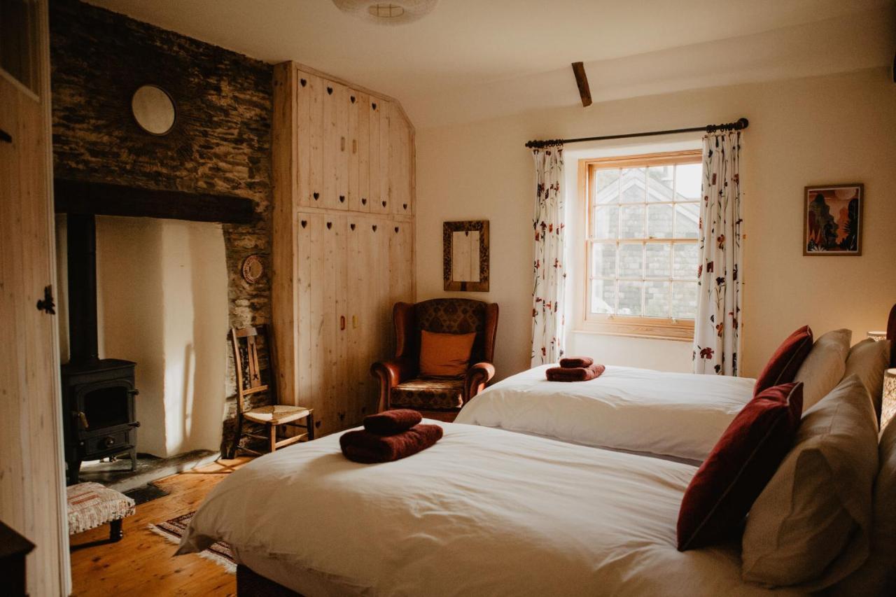 Holwell Holistic Retreat Bed & Breakfast บาร์นสเตเปิล ภายนอก รูปภาพ
